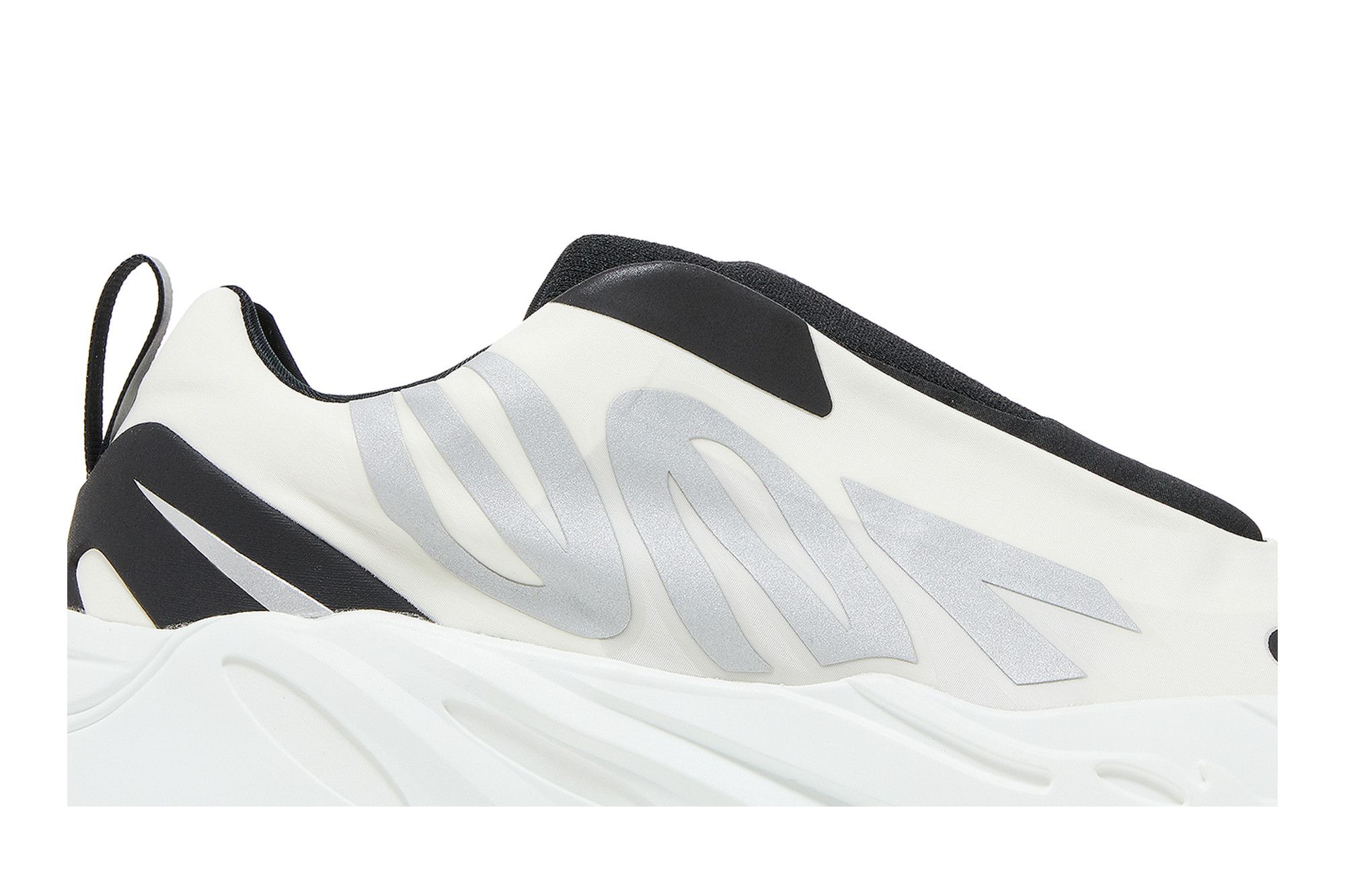 Buy Yeezy Boost 700 MNVN Laceless 'Analog' - IG4798 | GOAT
