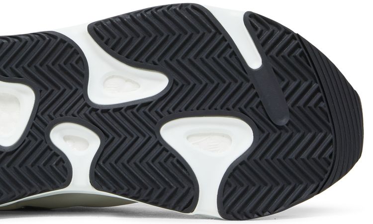 Adidas Yeezy Boost 700 MNVN Laceless Analog