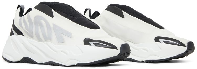 Adidas Yeezy Boost 700 MNVN Laceless Analog