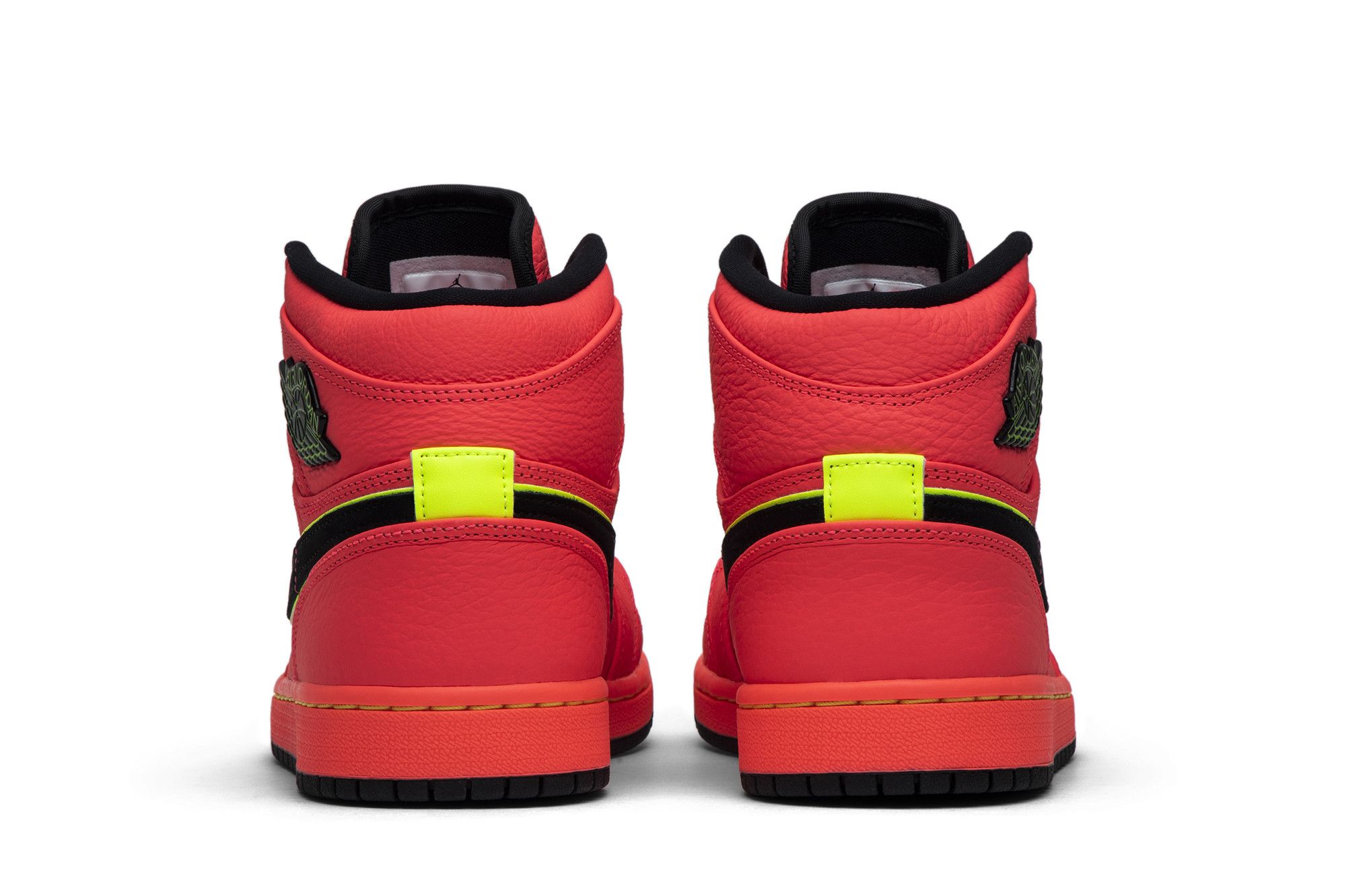 Jordan 1 retro high hot punch deals