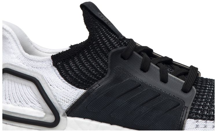 UltraBoost 19 Oreo