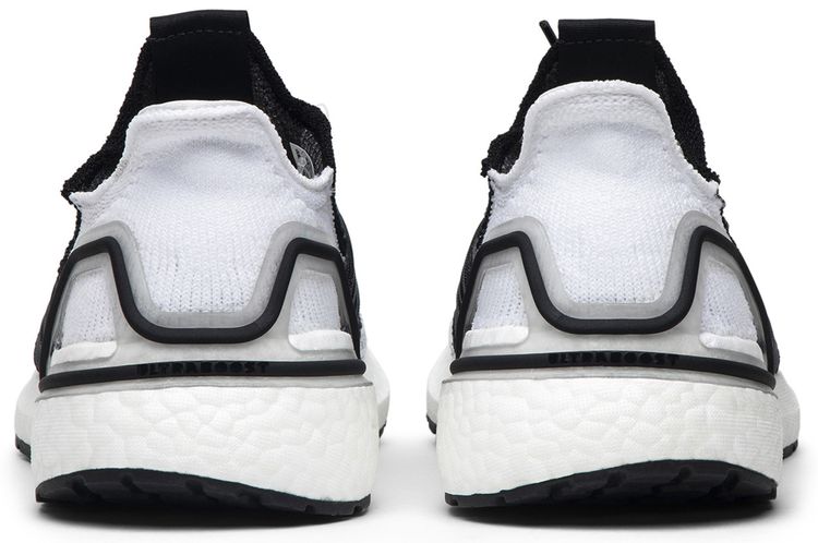 UltraBoost 19 Oreo