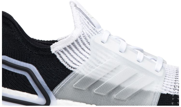 UltraBoost 19 Panda