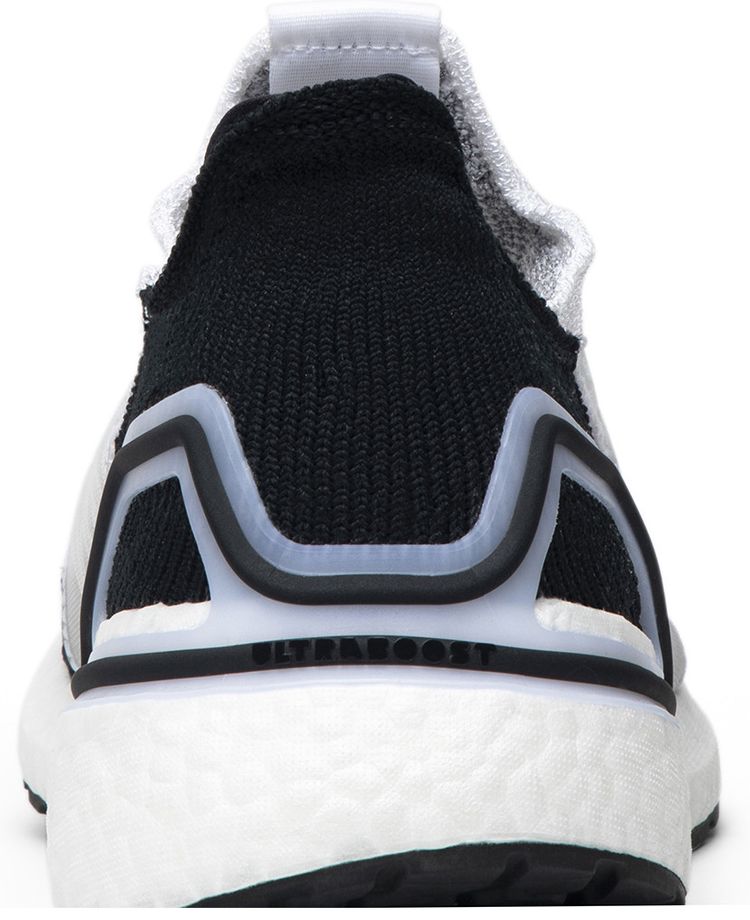 UltraBoost 19 Panda