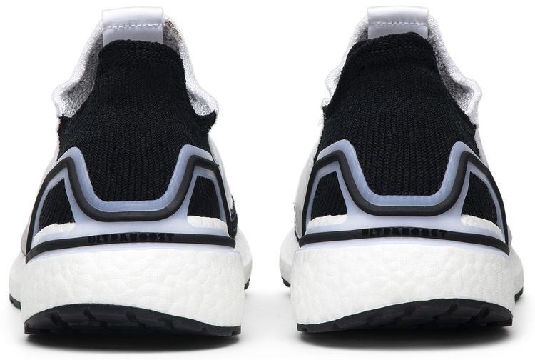 UltraBoost 19 Panda