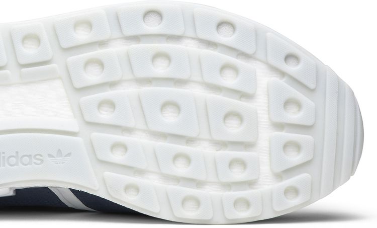 Commonwealth x adidas ZX 500 RM Friends  Family