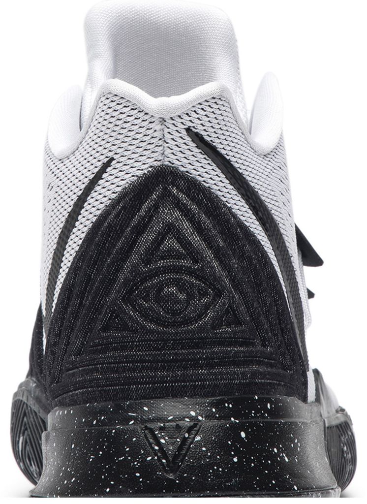 Nike Kyrie 5 Oreo