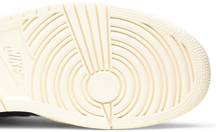 Air Jordan 1 Retro High OG Couture