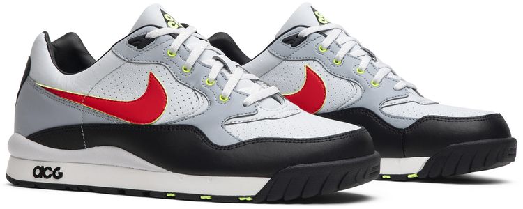 Nike ACG Wildwood Platinum Red