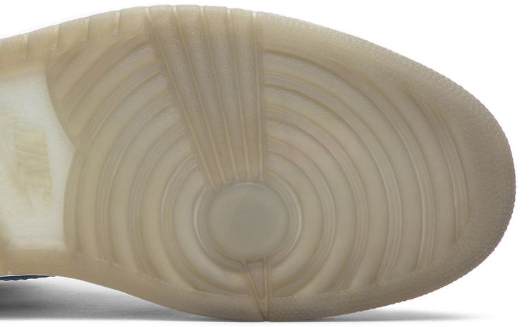 Air Jordan 1 Retro UNC Patent