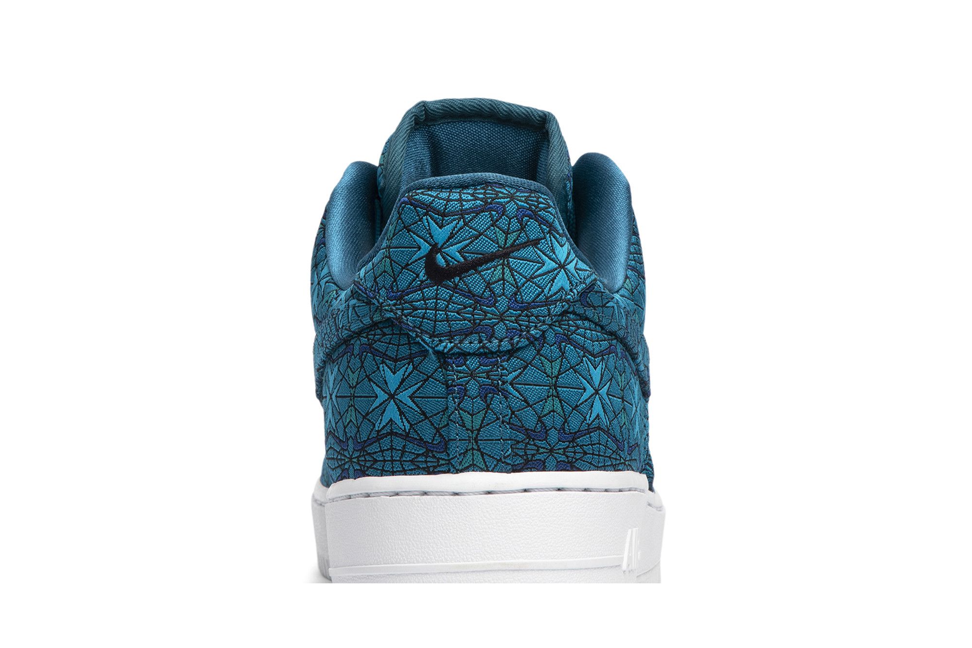 Achetez des Air Force 1 Low Premium Stained Glass AT4144 300 GOAT FR