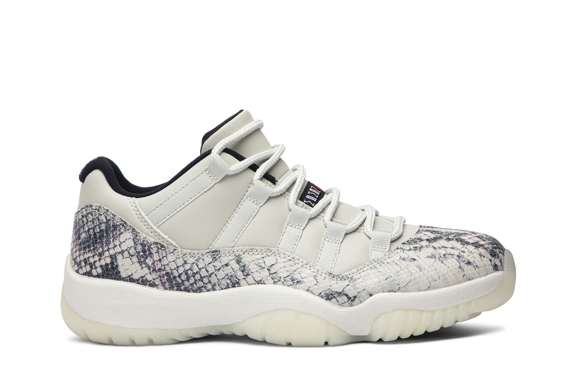 ほぼ新品着用回数3回の商品ですNIKE JORDAN11 LOW SNAKE SKIN 【27.5cm】