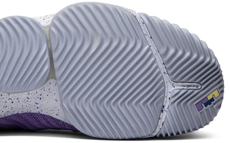 LeBron 16 Lakers Heritage
