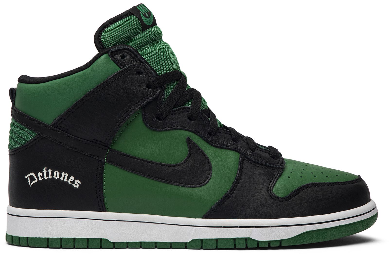 nike dunk deftones