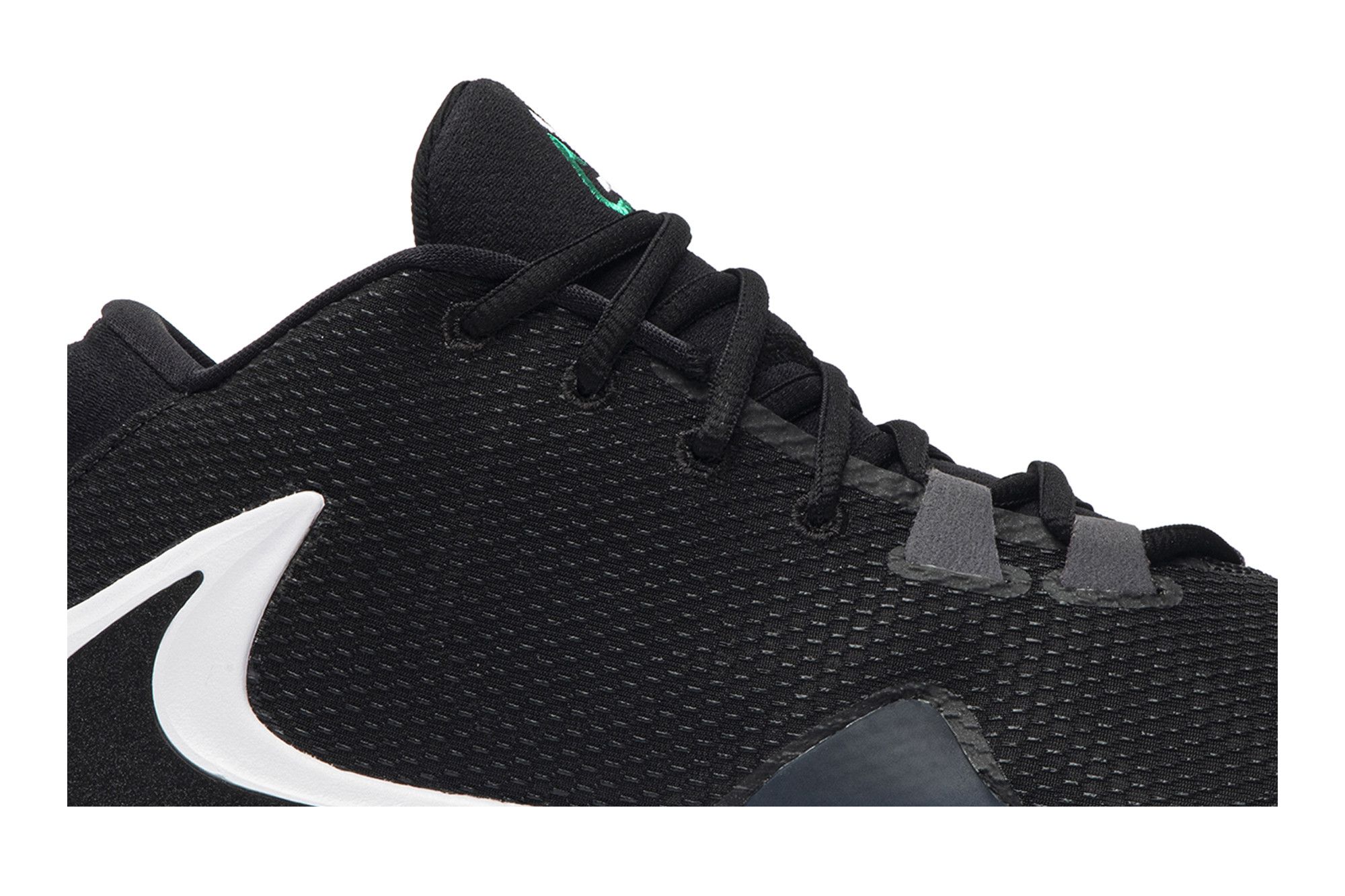 Zoom freak 1 black and white 2025
