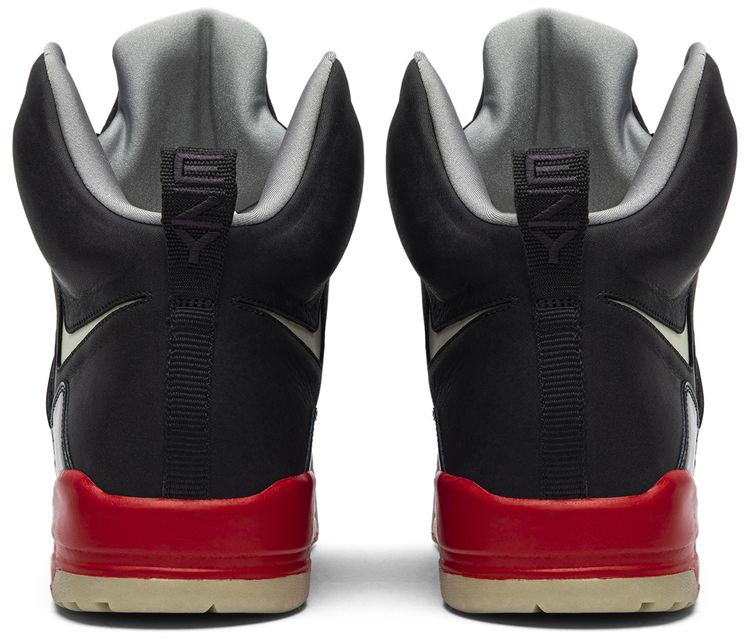 Nike Air Yeezy Glow In The Dark Tour Sample