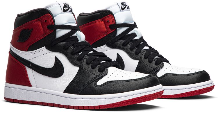 Wmns Air Jordan 1 Retro High Satin Black Toe