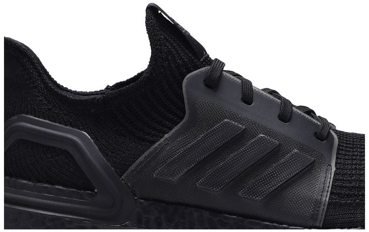 UltraBoost 19 Triple Black
