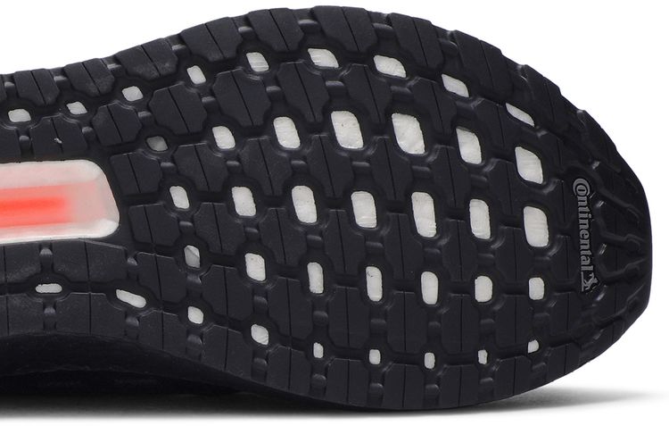 UltraBoost 19 Triple Black