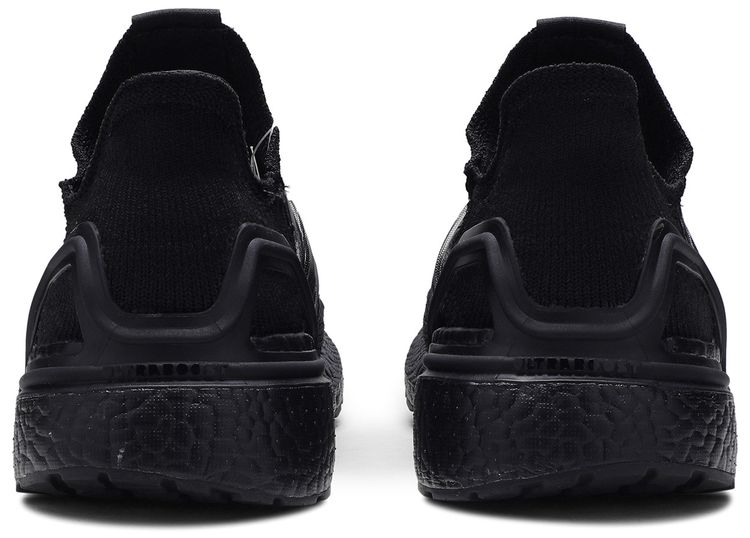 UltraBoost 19 Triple Black