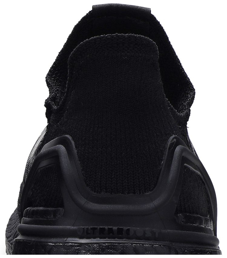 UltraBoost 19 Triple Black