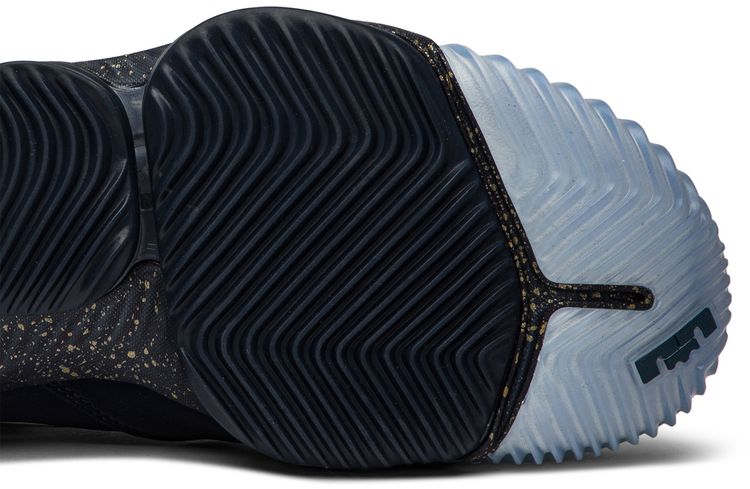 Nike Titan x LeBron 16 Low Agimat