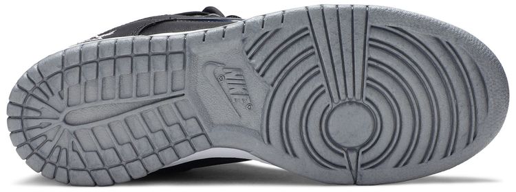 Supreme x Nike Dunk SB Low QS Metallic Silver