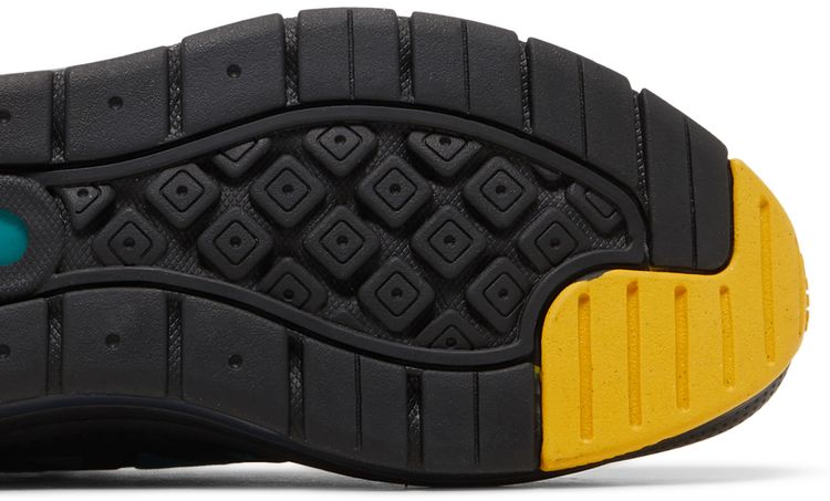 Nike Air Max Genome Smoke Grey University Gold