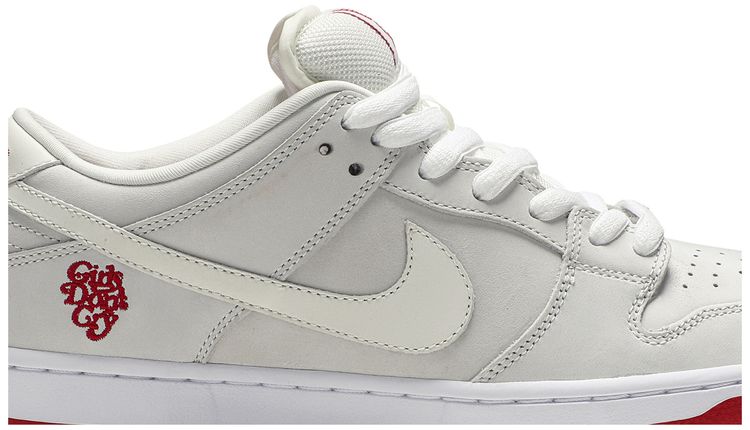 Girls Dont Cry x Nike Dunk Low Pro SB QS Friends  Family