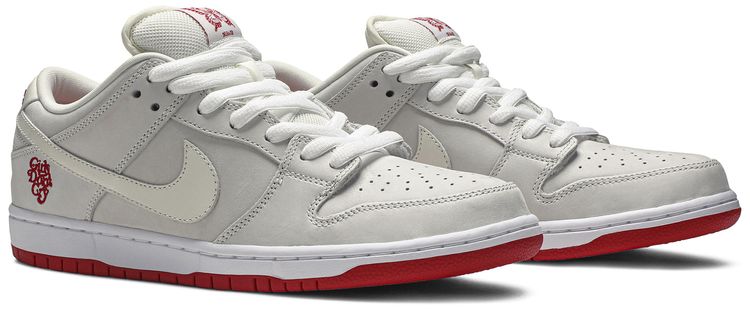 Girls Dont Cry x Nike Dunk Low Pro SB QS Friends  Family