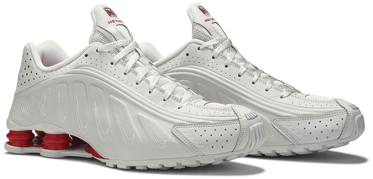 Neymar Jr x Nike Shox R4 Platinum Tint