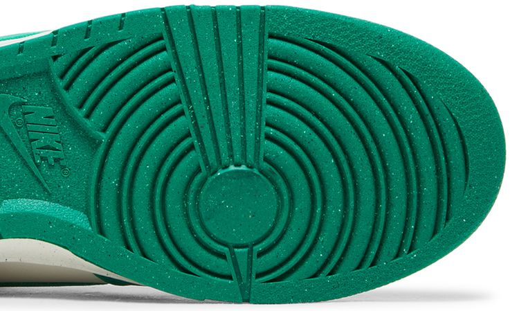 Nike Dunk High SE Stadium Green