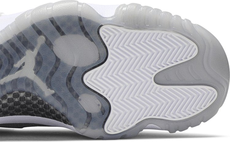 Wmns Air Jordan 11 Retro Vast Grey