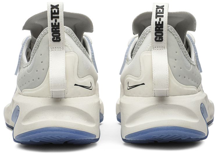 React Type N354 Gore Tex Cream