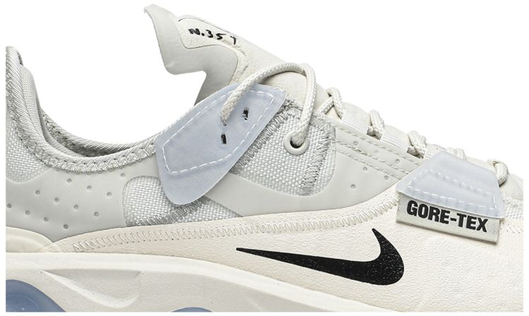 React Type N354 Gore Tex Cream