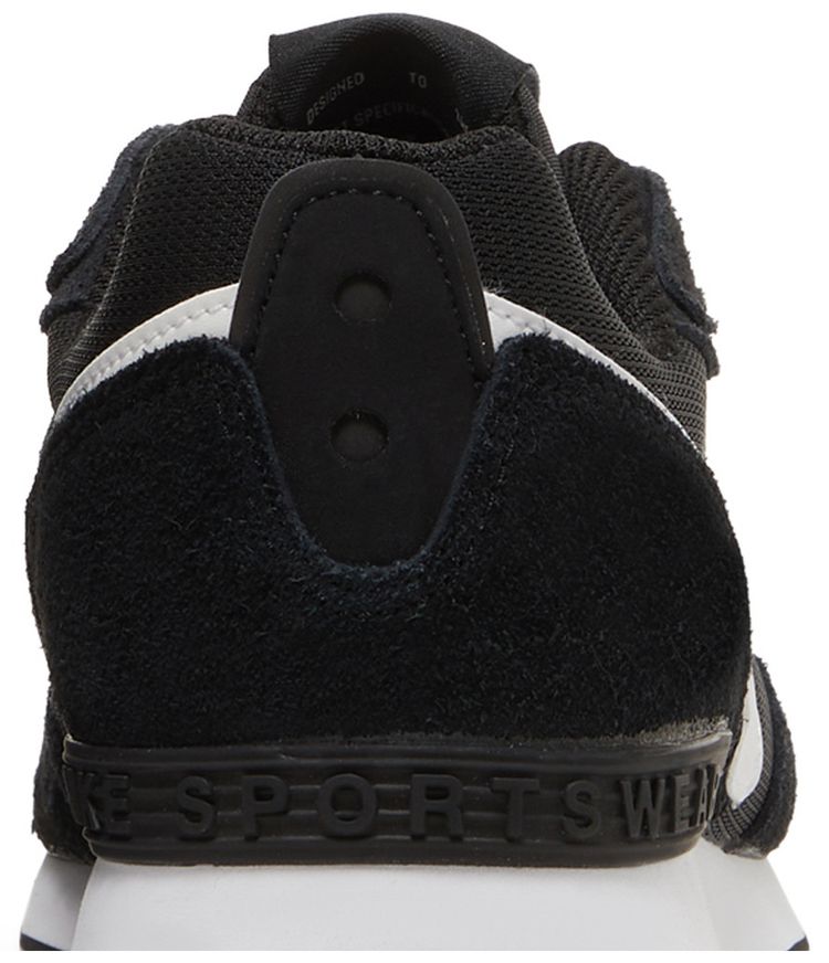 Nike Wmns Venture Runner Black White