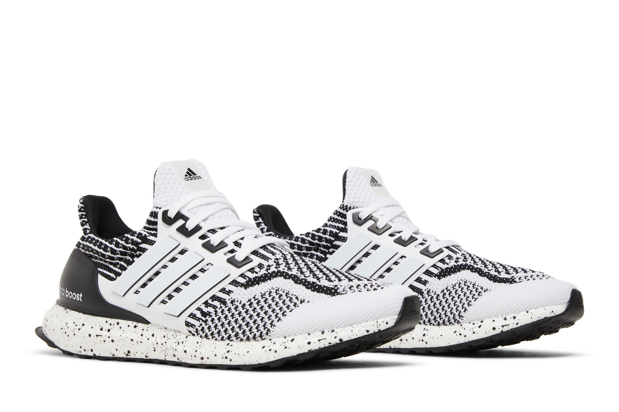 White and black ultra boosts 2025