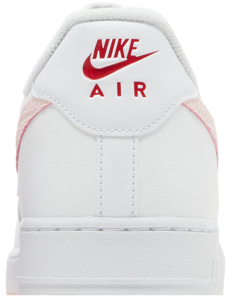 Nike Air Force 1 07 Valentines Day 2022