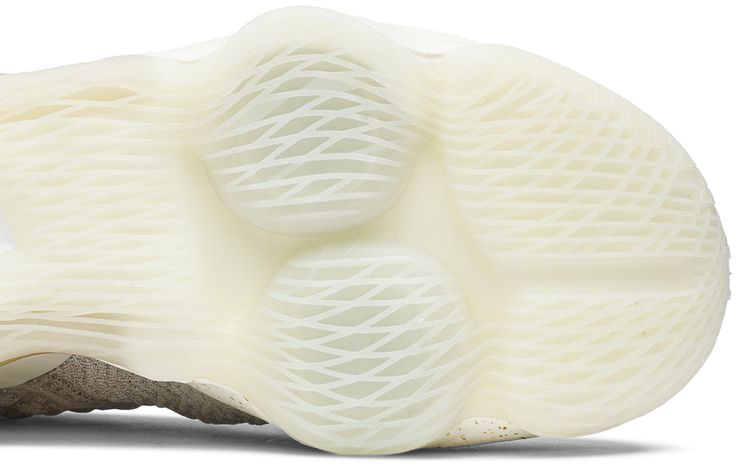 Nike LeBron 17 WinWin