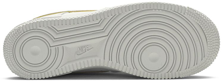 Nike Wmns Air Force 1 07 ESS Metallic Gold