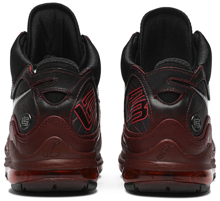 Air Max LeBron 7 Retro QS Christmas 2019