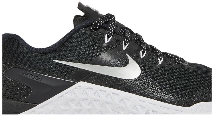 Nike Wmns Metcon 4 Black Metallic Silver