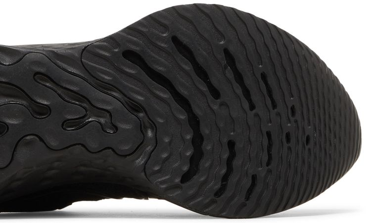 React Infinity Run Flyknit 3 Triple Black
