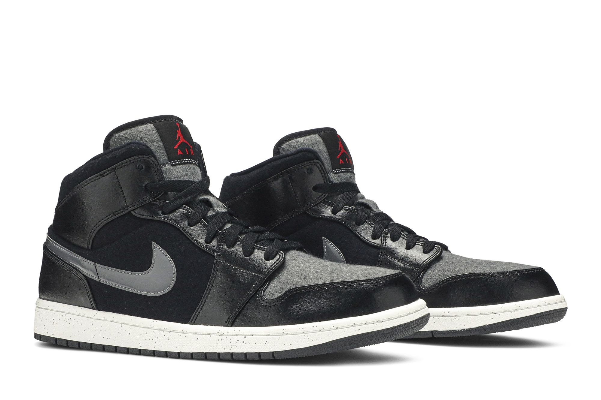 Size 7.0 Air Jordan 1 Retro Mid SE Winterized