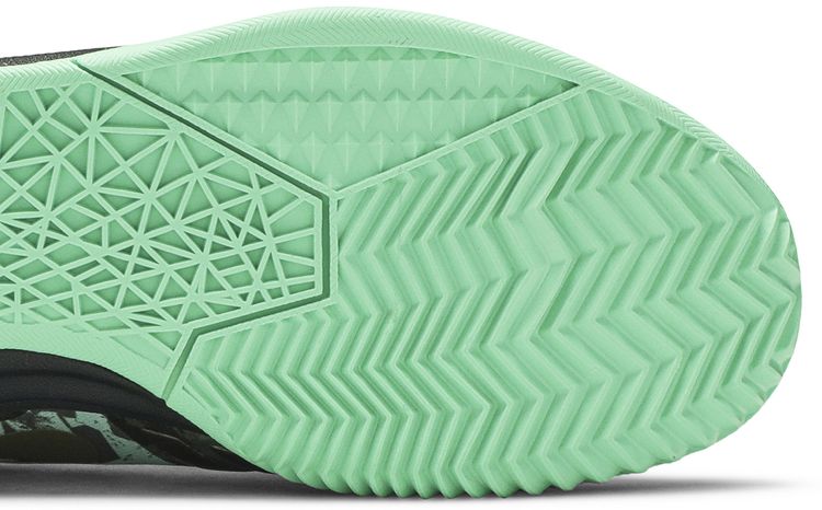 Nike KB Mentality Fiberglass