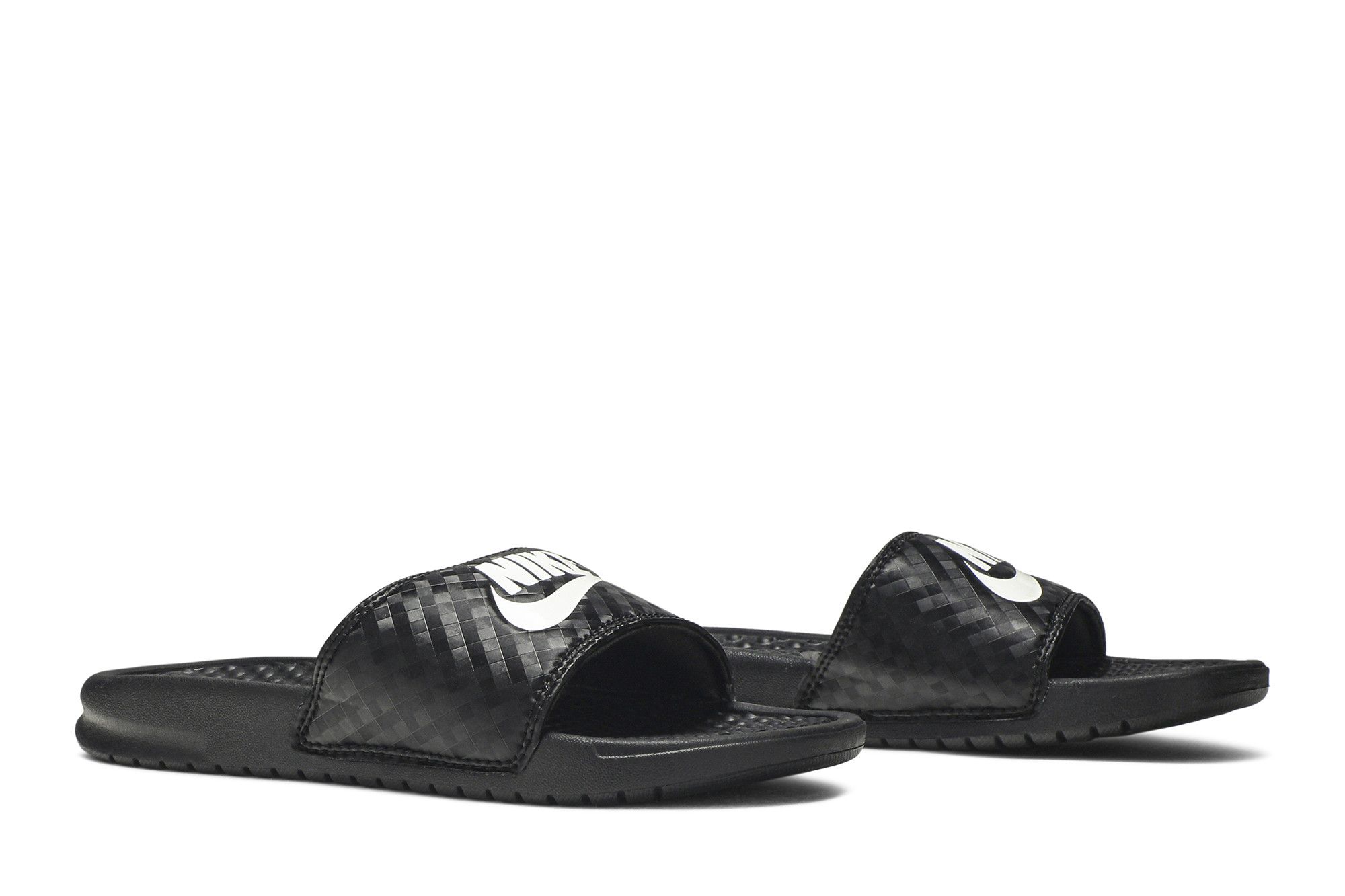 Nike benassi slides women's black store