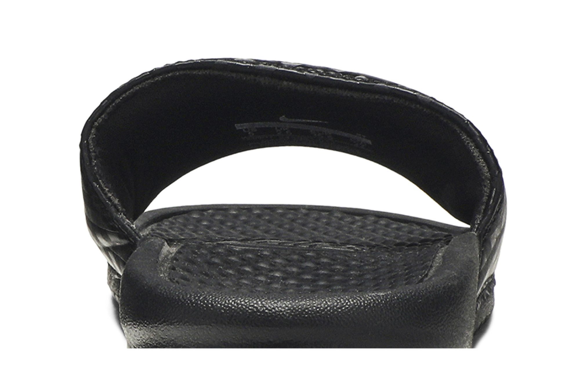 Nike benassi slides black top
