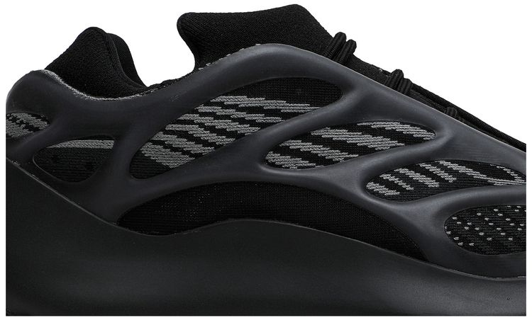 Yeezy 700 V3 Alvah