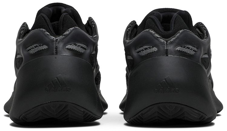 Yeezy 700 V3 Alvah