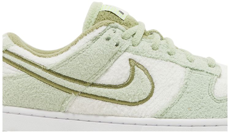 Wmns Dunk Low SE Fleece   Honeydew